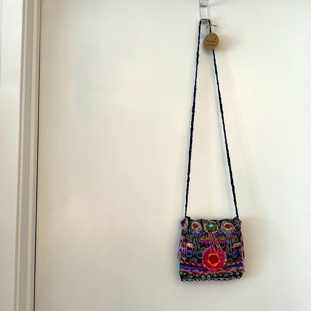 NWT vintage Square-shaped with tassels Handmade Hand-beaded in Aspen CO ROSETTES - Picture 2 of 15